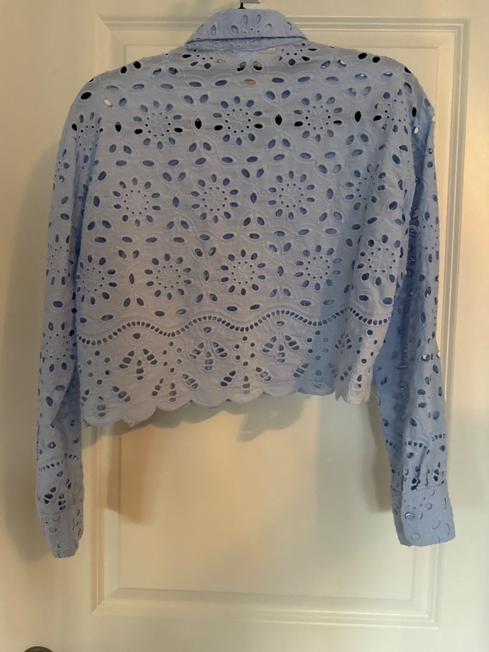 Button down - Picture 3 of 3